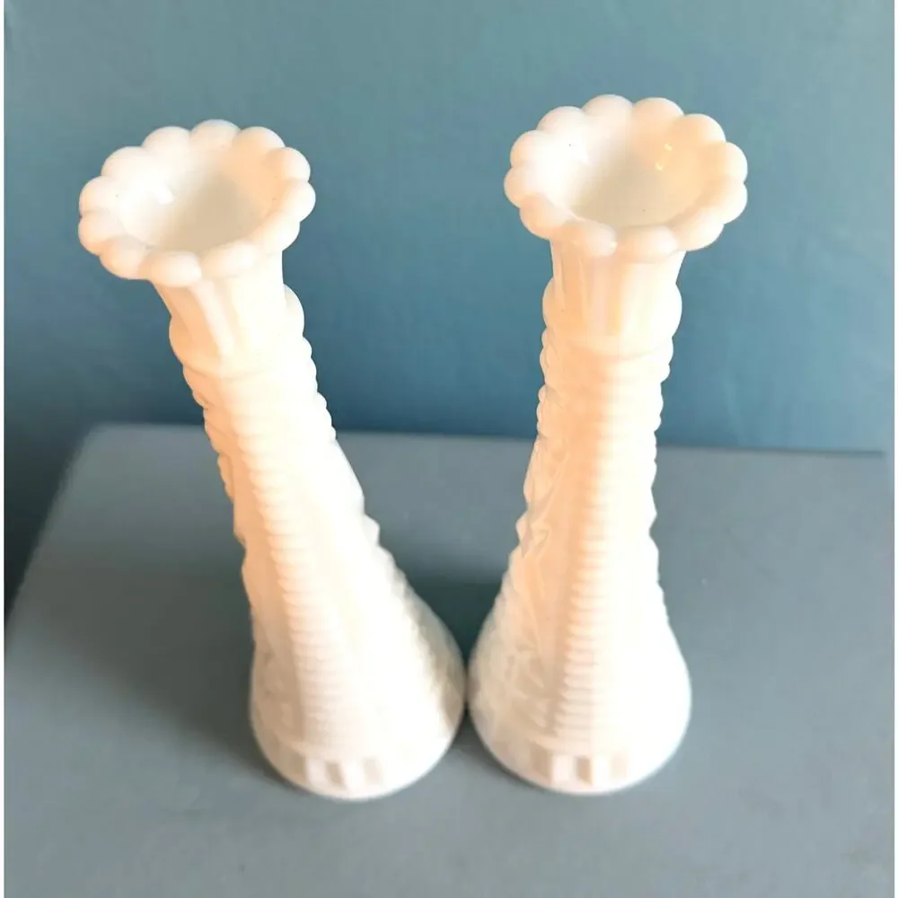 Pair Vintage Anchor Hocking Milk Glass Stars and Bars Bud Vases 9